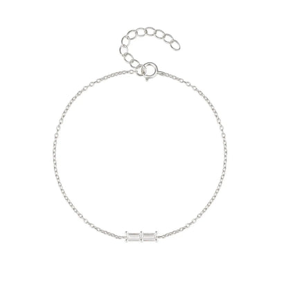 Bracelet féminin délicat aux détails minimalistes, en argent ou en or